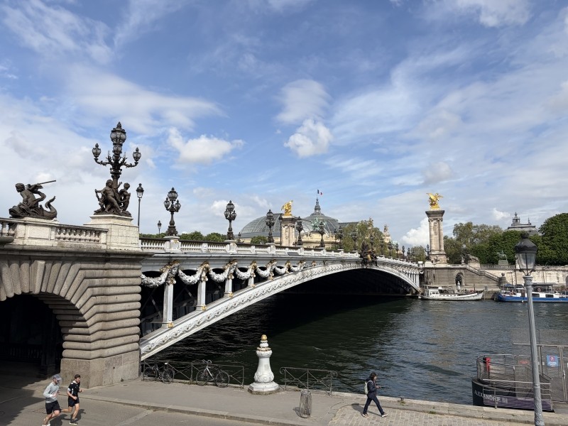 Le Pont Alexandre III qui a été construit pour l’exposition universelle de 1900