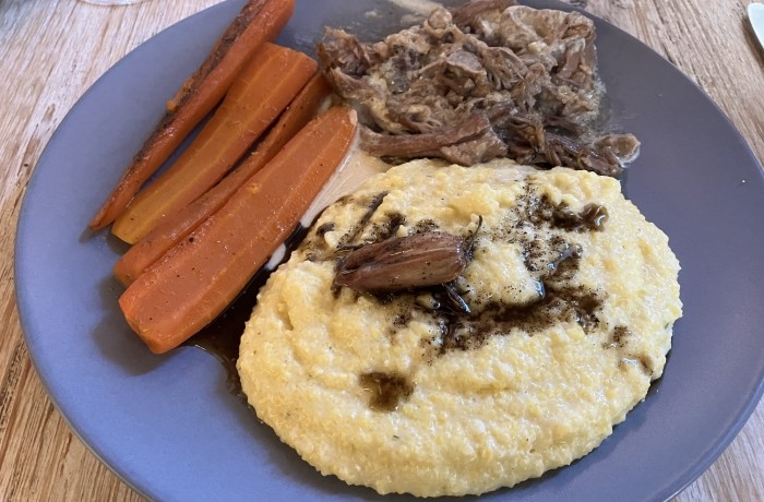 Polenta au parmesan, romarin et à l’ail confit