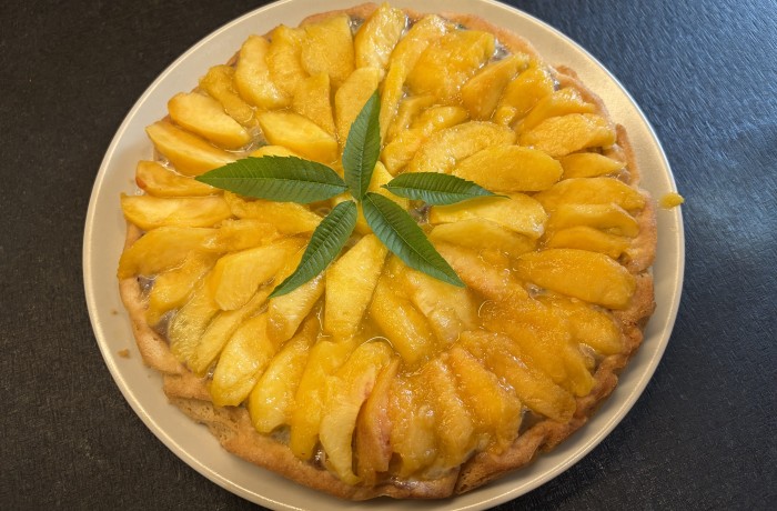 Tarte pêche verveine à la crème d’amande